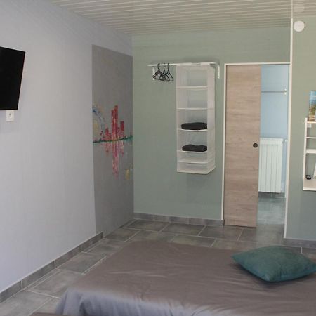 Chambres D'Hotes Des Couleurs Et Des Mots Villeneuve-de-Berg Buitenkant foto